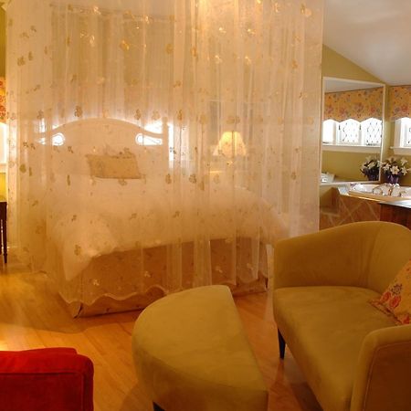 Bed and Breakfast Leaside Manor San Juan de Terranova Exterior foto