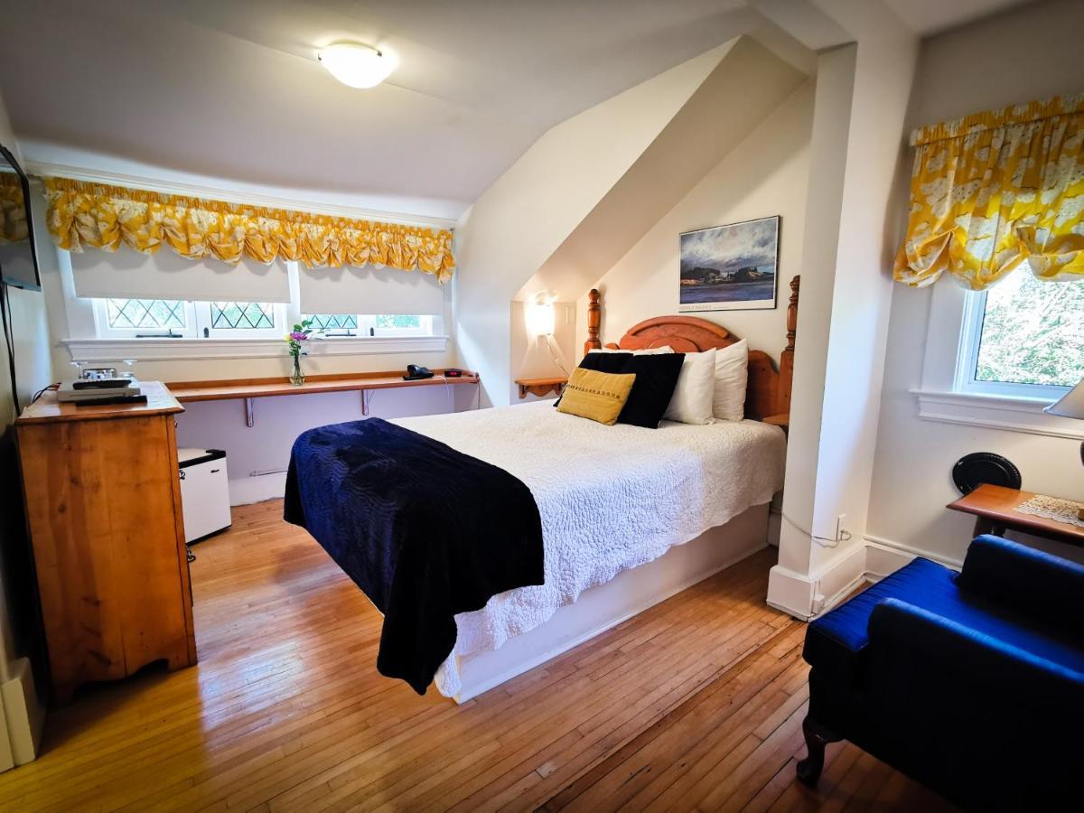 Bed and Breakfast Leaside Manor San Juan de Terranova Exterior foto