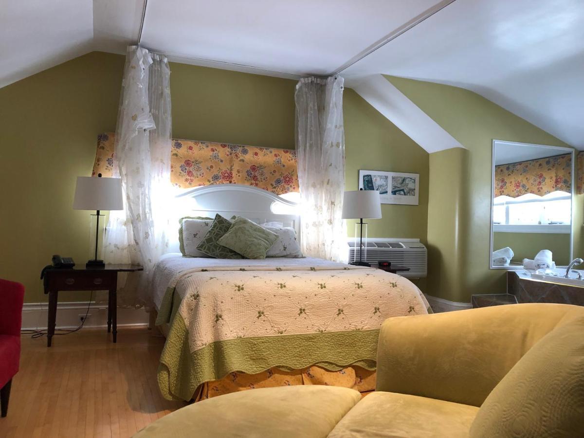 Bed and Breakfast Leaside Manor San Juan de Terranova Exterior foto