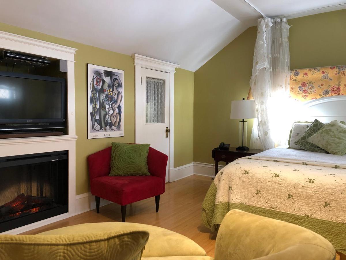 Bed and Breakfast Leaside Manor San Juan de Terranova Exterior foto
