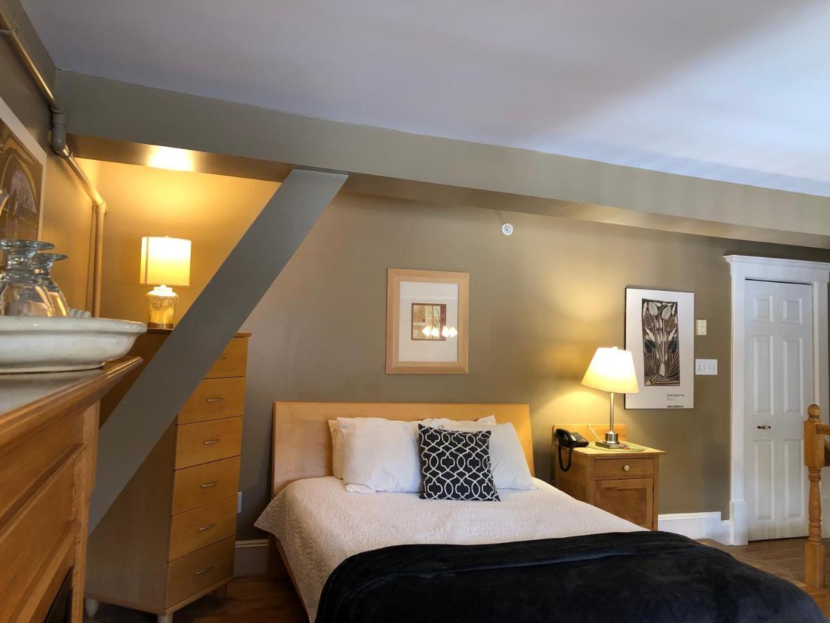 Bed and Breakfast Leaside Manor San Juan de Terranova Exterior foto